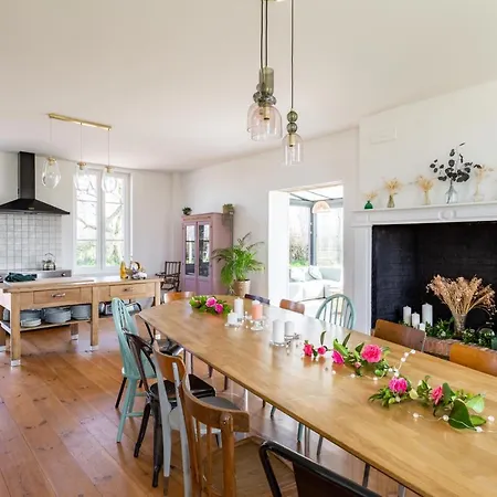 Villa Maison De Vacances & Weekend Lumineuse, Spacieuse Et Au Calme,- 18 Personnes *