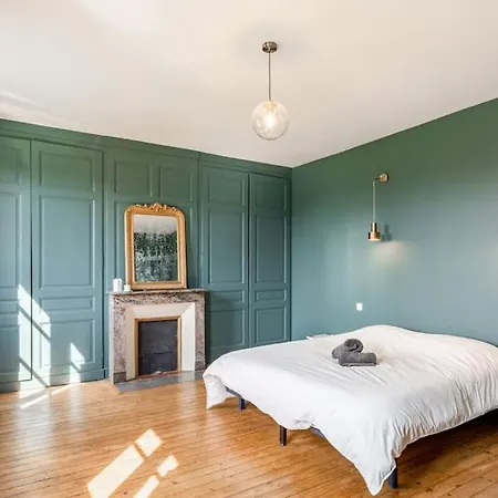 Villa Maison De Vacances & Weekend Lumineuse, Spacieuse Et Au Calme,- 18 Personnes *