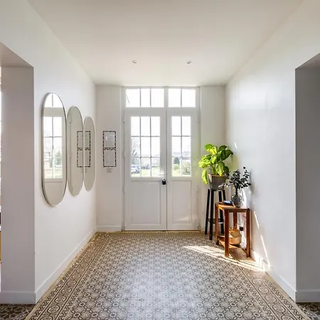 Villa Maison De Vacances & Weekend Lumineuse, Spacieuse Et Au Calme,- 18 Personnes Bailleul-la-Vallee